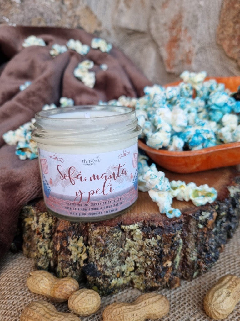 vela-soja-sofa-manta-peli