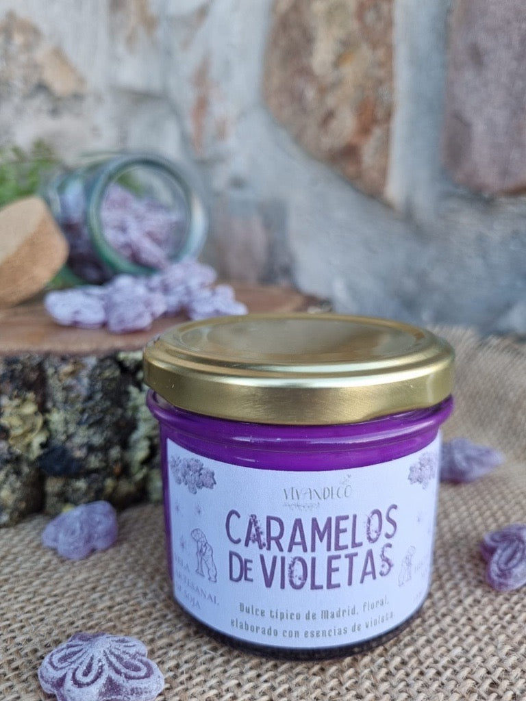 vela-soja-caramelos-violetas